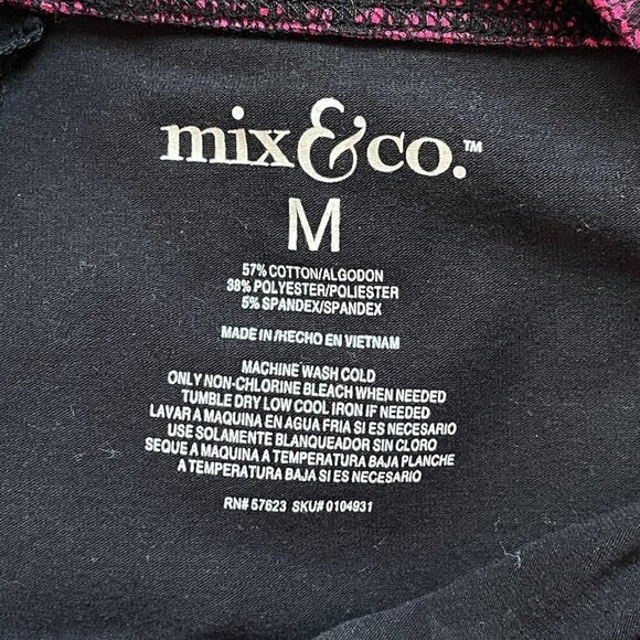 Mix & Co. Yoga Set with Capri Length Pants and Matching Tank Fuchsia and Black - Picture 4 of 5